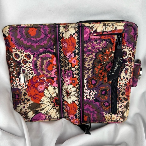 Vera Bradley Turn Lock - Zip around Wallet - RoseWood - Good Condition - Picture 3 of 16